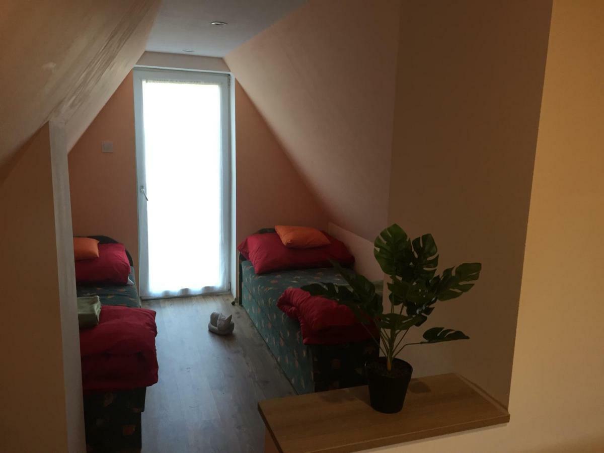 Izabella Vendeghaz Somlo Daire Doba Dış mekan fotoğraf
